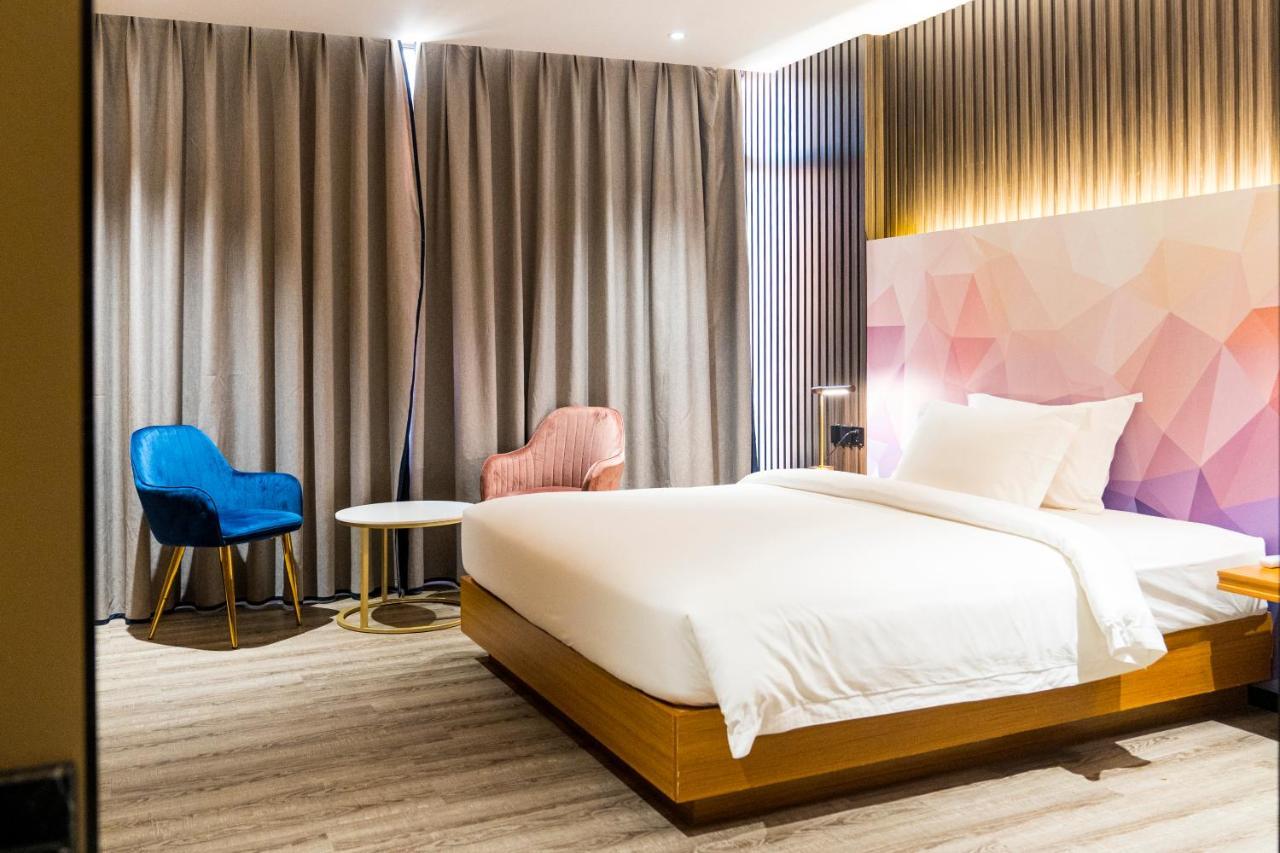 Joy Hotel Пном Пен Екстериор снимка