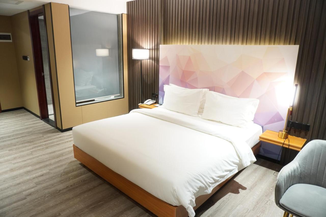 Joy Hotel Пном Пен Екстериор снимка