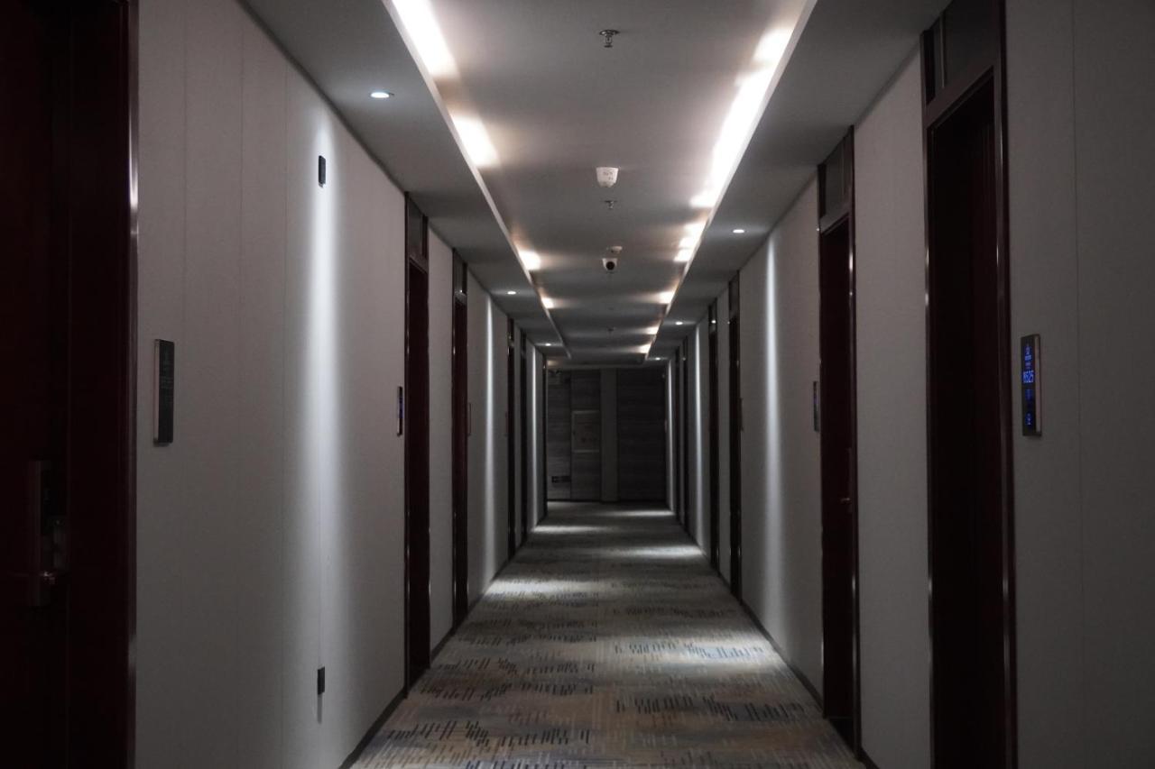 Joy Hotel Пном Пен Екстериор снимка