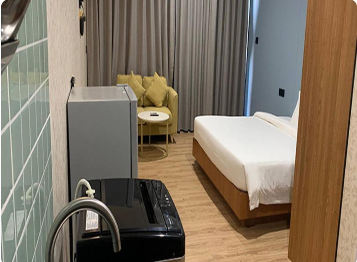 Joy Hotel Пном Пен Екстериор снимка